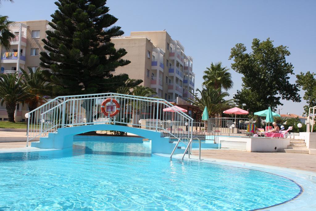 Astreas Beach Hotel Apartments Protaras Bagian luar foto