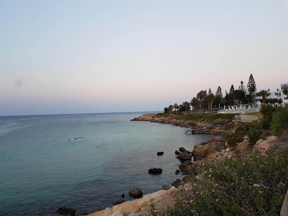 Astreas Beach Hotel Apartments Protaras Bagian luar foto